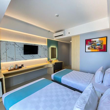 Luxury Malioboro Hotel Джокякарта Екстериор снимка