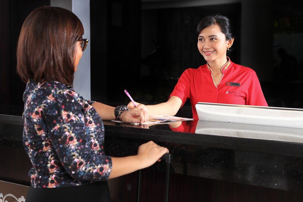 Luxury Malioboro Hotel Джокякарта Екстериор снимка