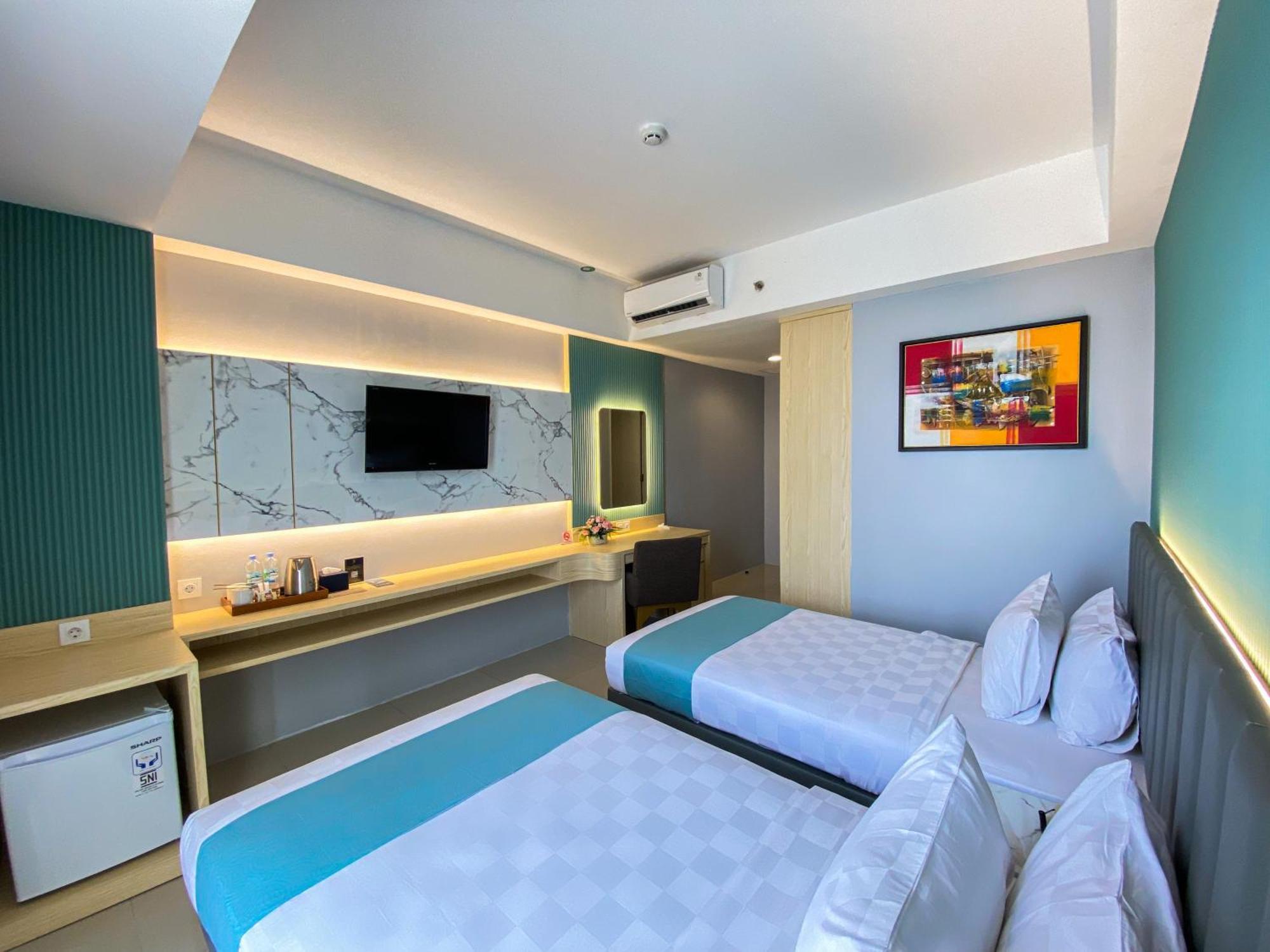 Luxury Malioboro Hotel Джокякарта Екстериор снимка