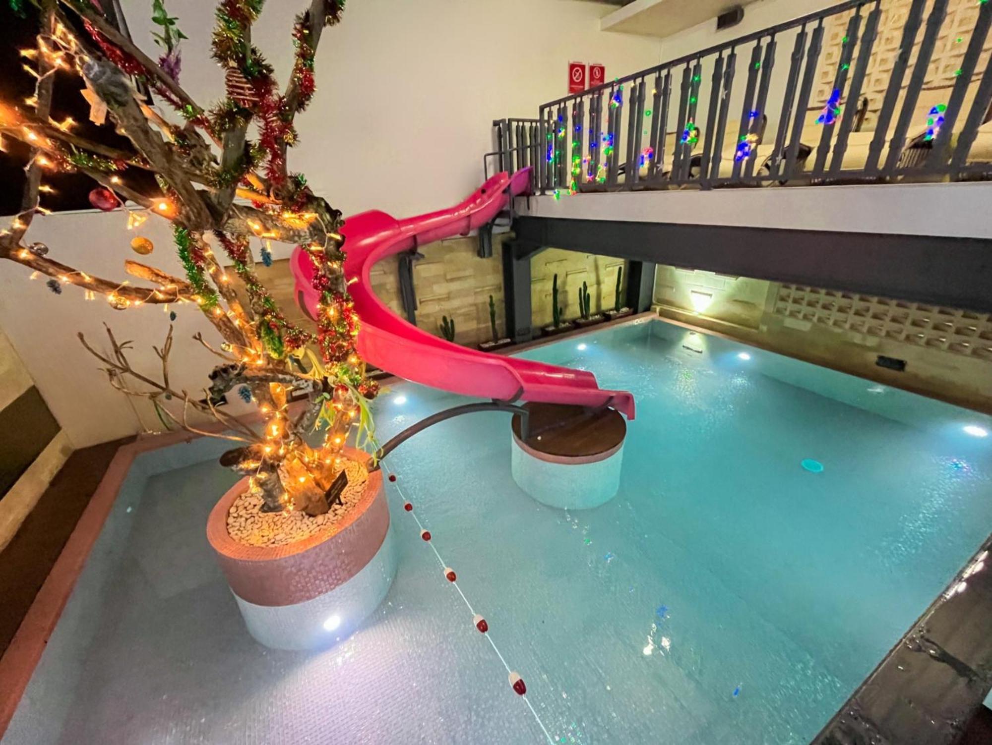 Luxury Malioboro Hotel Джокякарта Екстериор снимка