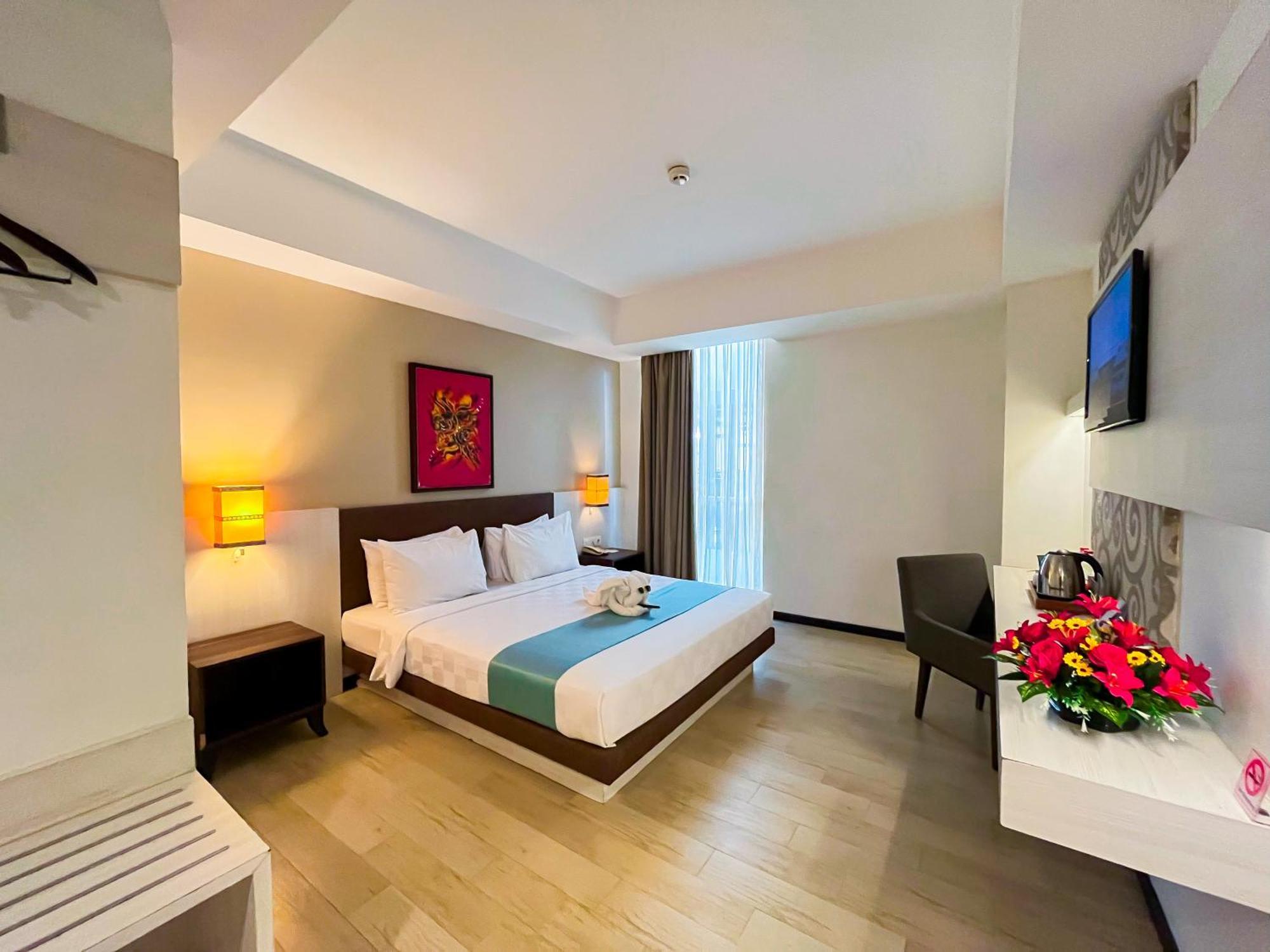 Luxury Malioboro Hotel Джокякарта Екстериор снимка