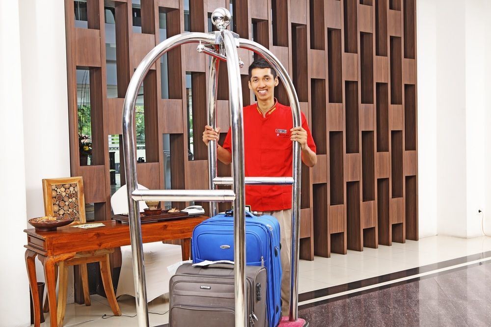 Luxury Malioboro Hotel Джокякарта Екстериор снимка