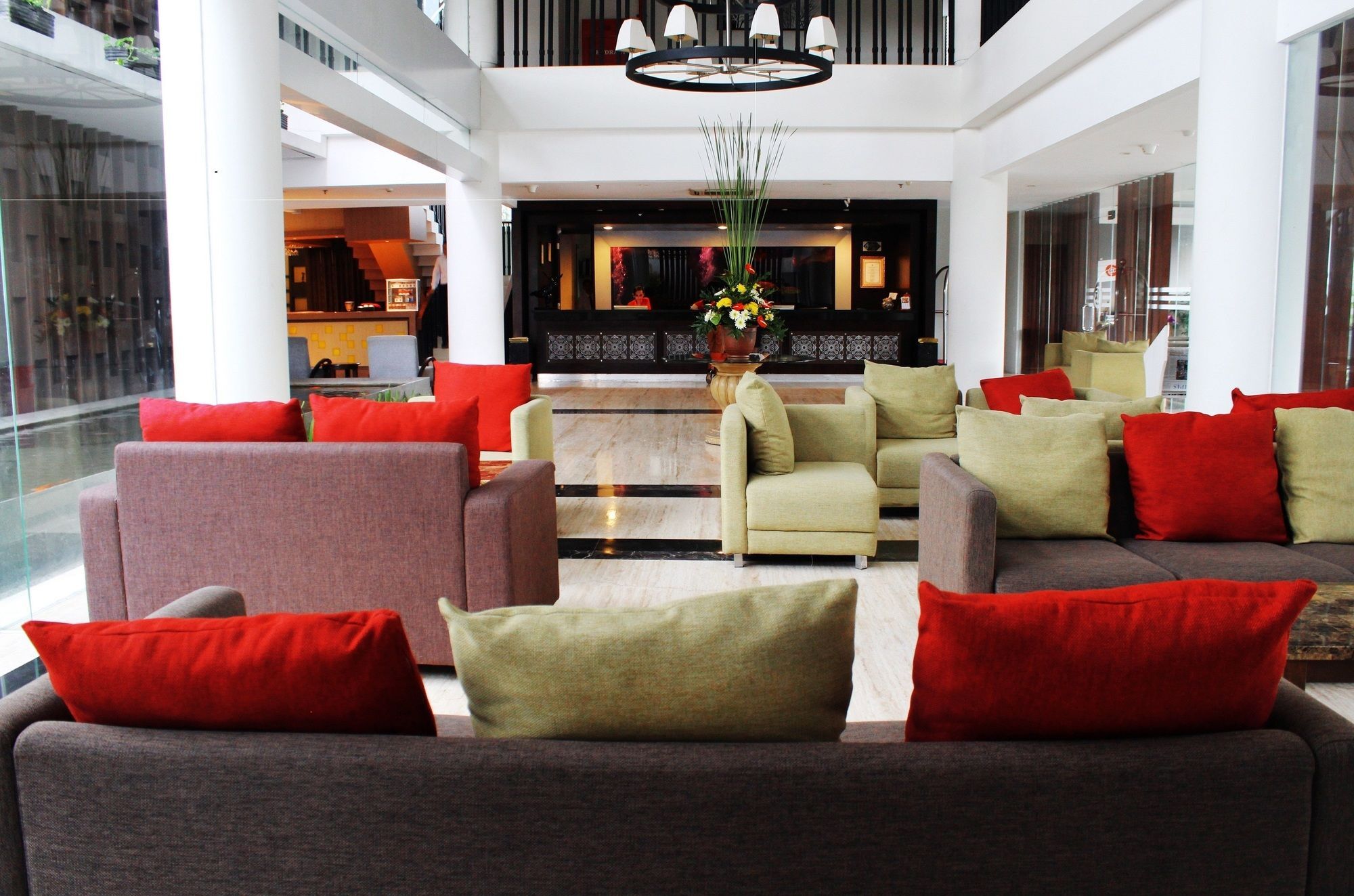 Luxury Malioboro Hotel Джокякарта Екстериор снимка