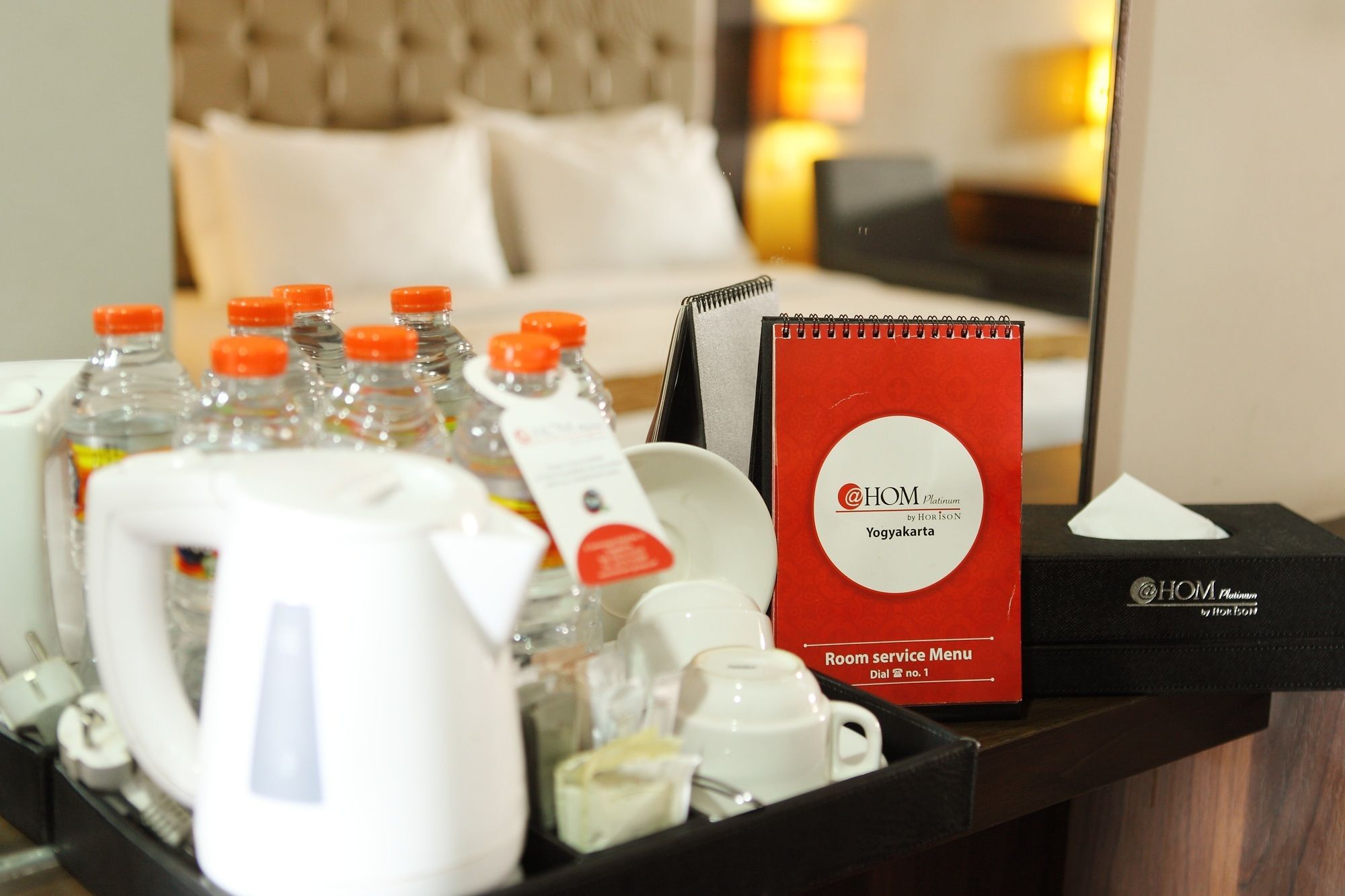 Luxury Malioboro Hotel Джокякарта Екстериор снимка