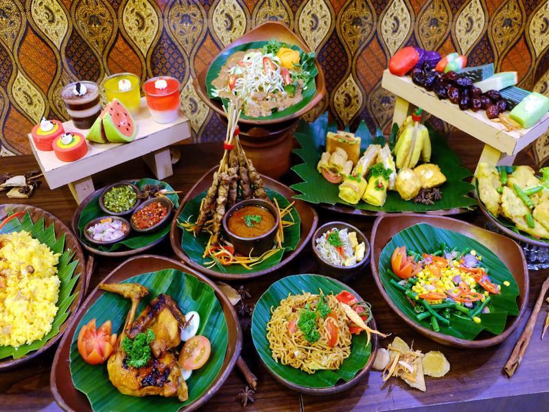 Luxury Malioboro Hotel Джокякарта Екстериор снимка