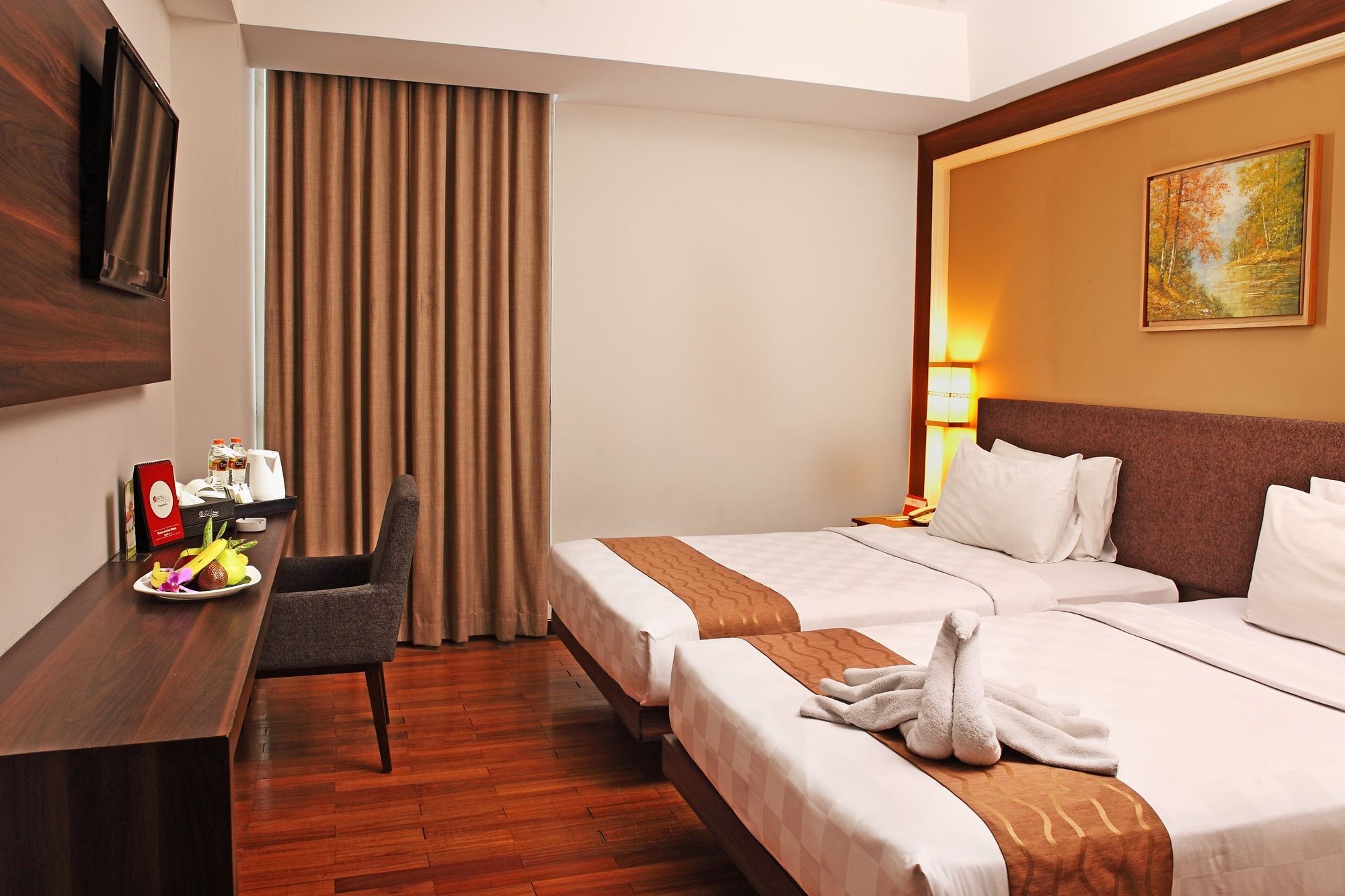Luxury Malioboro Hotel Джокякарта Екстериор снимка