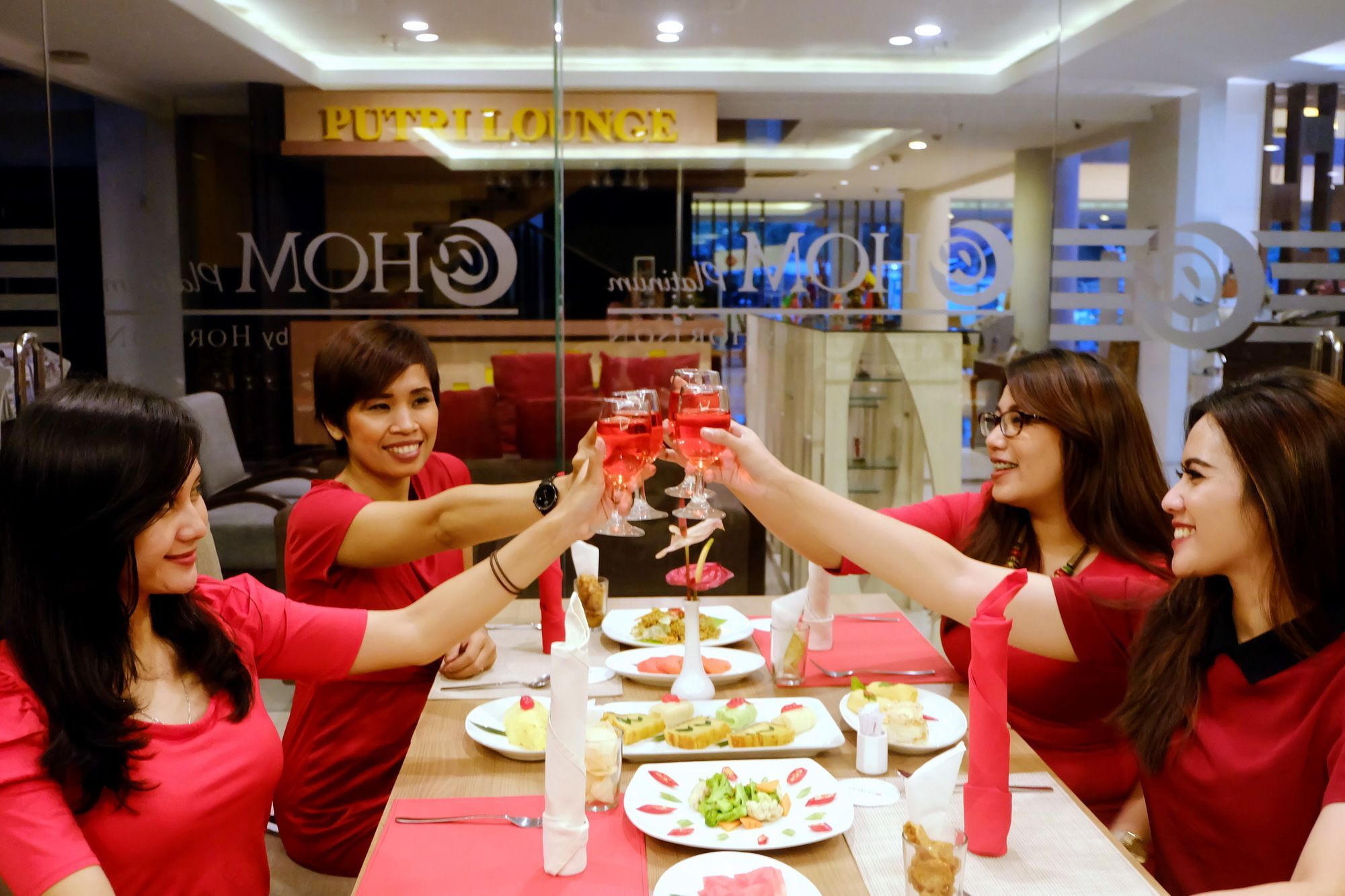 Luxury Malioboro Hotel Джокякарта Екстериор снимка